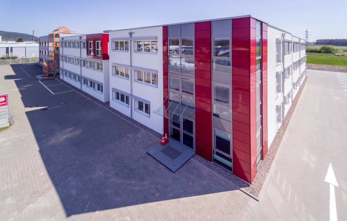 Außenansicht_Zentrale_Neustadt-bei-Coburg-1-1200×848 Ausbildung