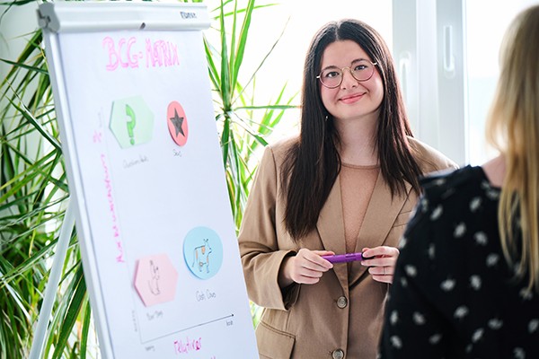 Handan Karaman, Auszubildende im Marketing